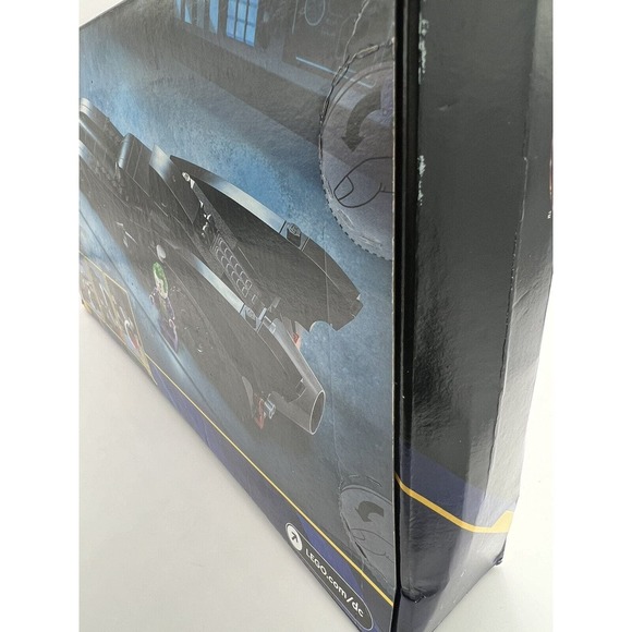 LEGO DC Batmobile: Batman vs. The Joker Chase 76224 - Picture 3 of 9